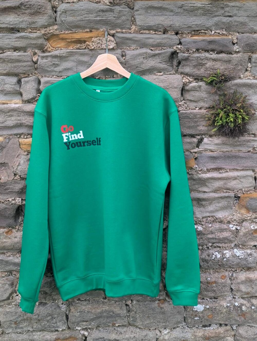 northern tide - Go Find Yourself - Sweatshirt -Forest Green